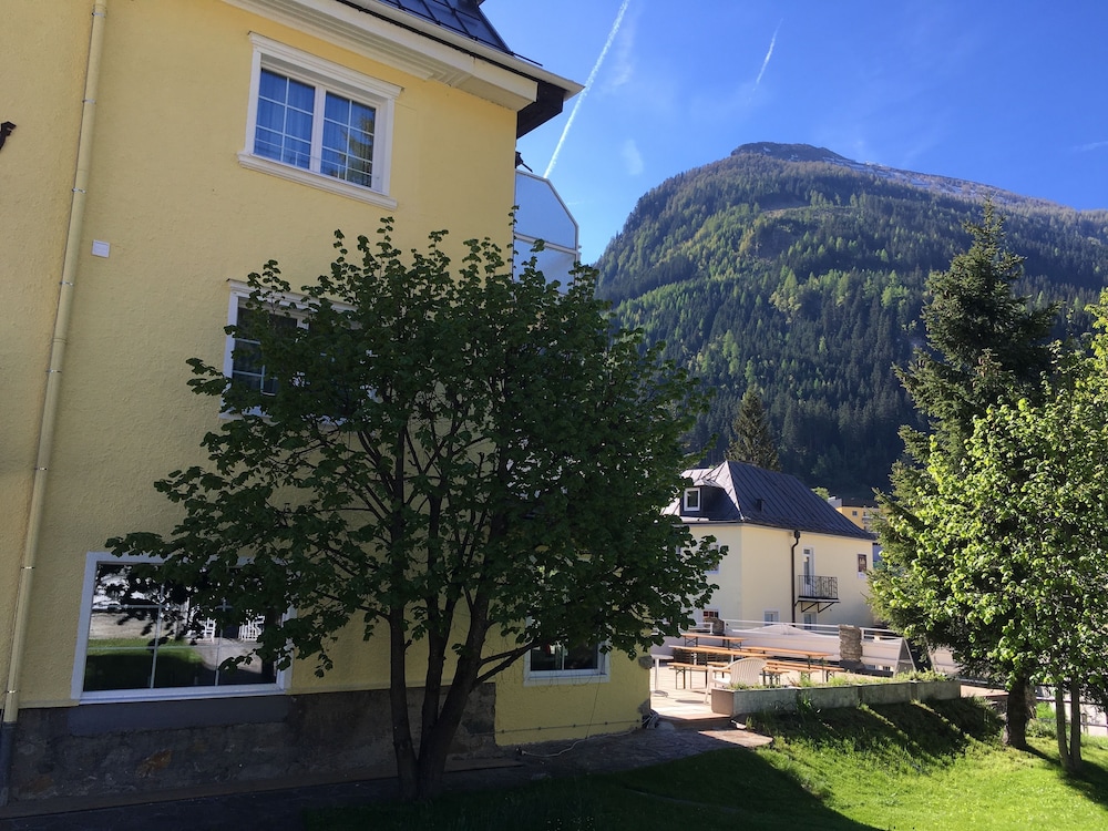 Hotel Lindenhof 69/72