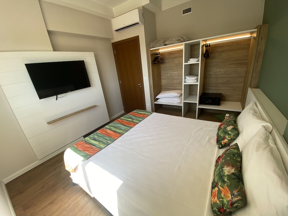 Hot Beach Suites 21/50