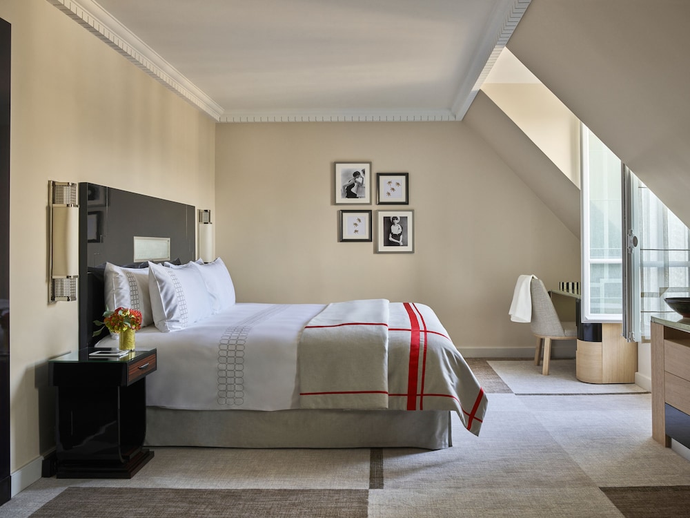 Hotel Plaza Athenee 23/79