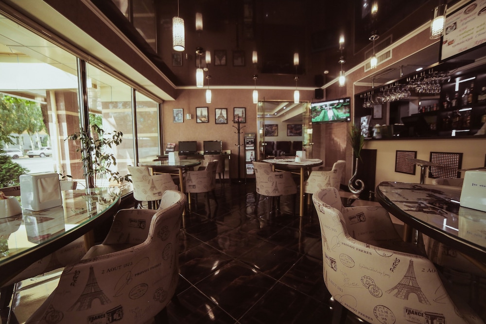 Onyx Hotel 40/58