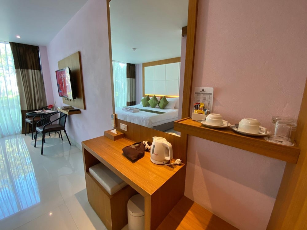 A Hotel Simply 49/50