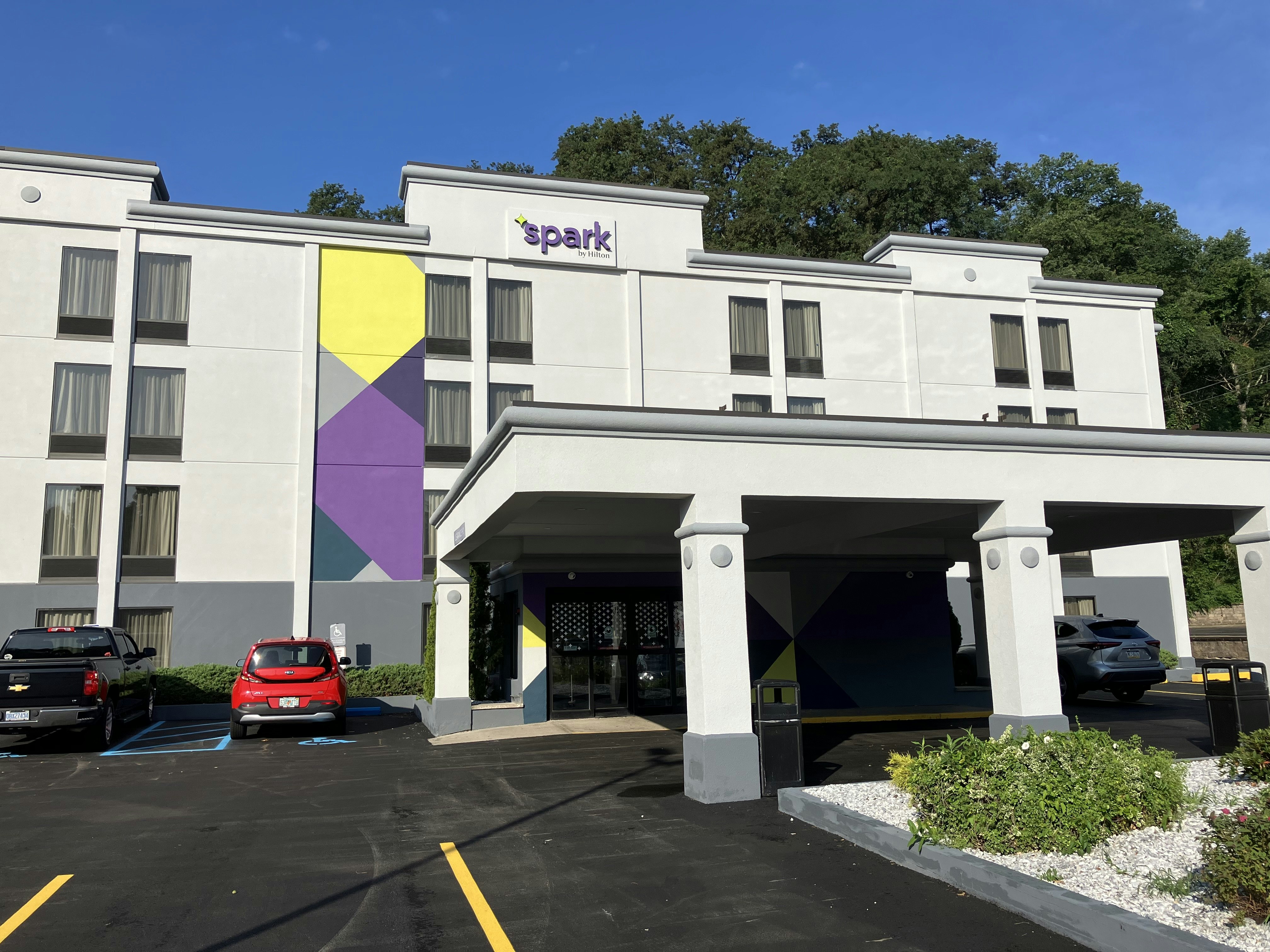 Spark by Hilton Clarks Summit 20/24