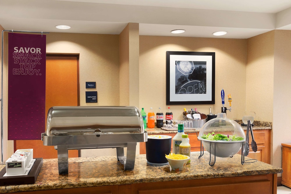 Hampton Inn & Suites By Hilton Manchester - Bedford 27/50