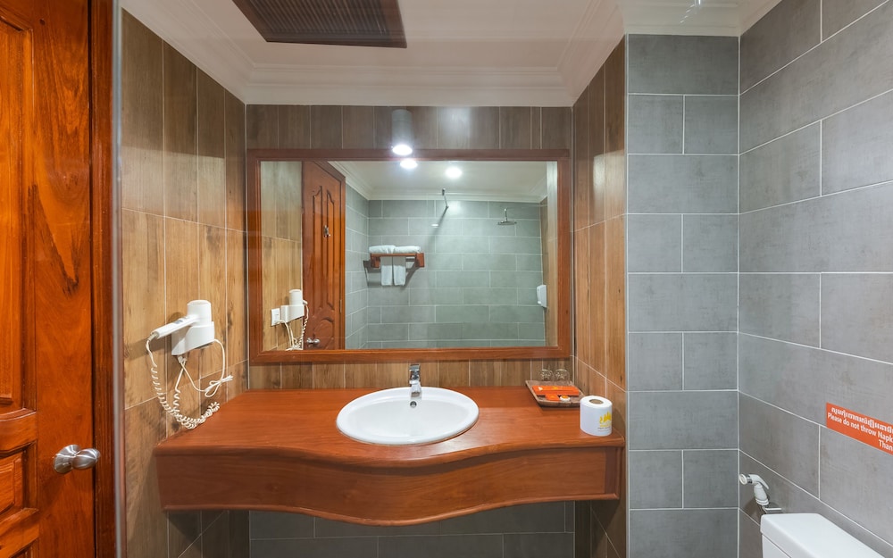 Royal Crown Hotel & Spa 36/70