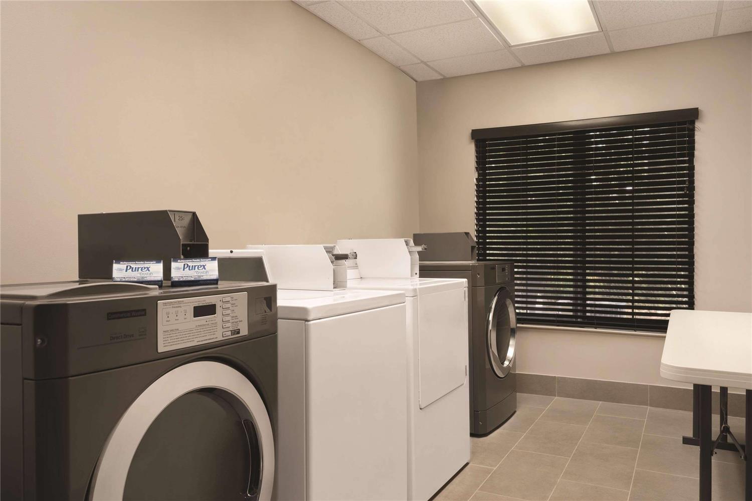 Country Inn & Suites By Radisson Raleigh-Durham Airport NC 12/15