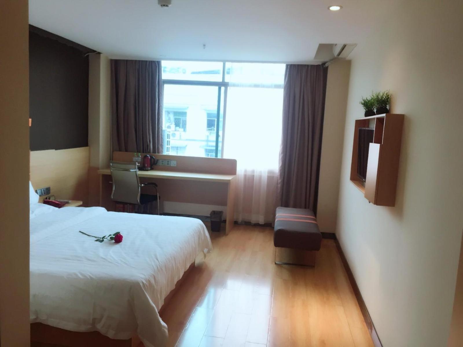 7 Days Premium(Kuizhou Avenue Fengjie) 11/18