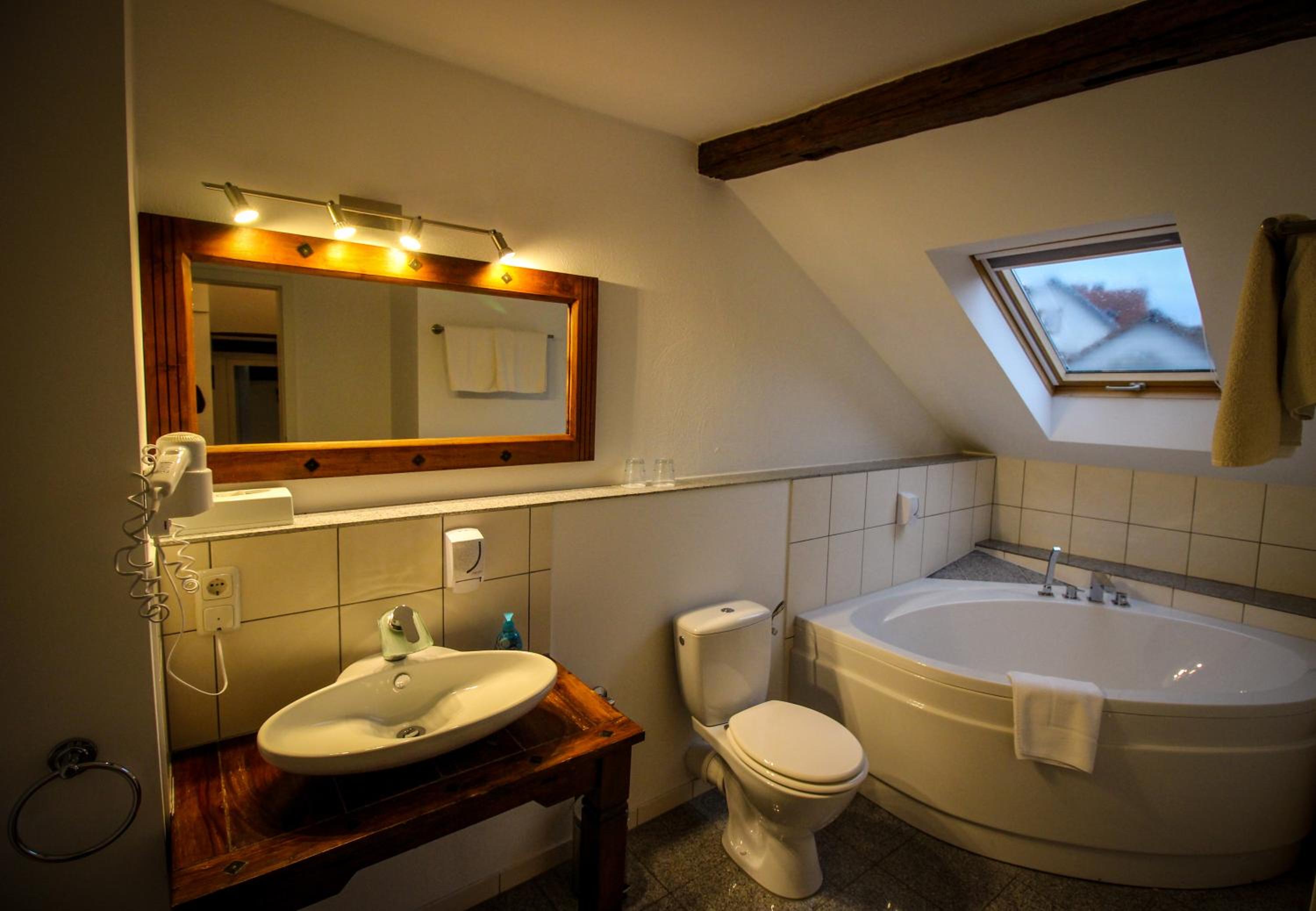 Hotel Zum Lowen 50/50