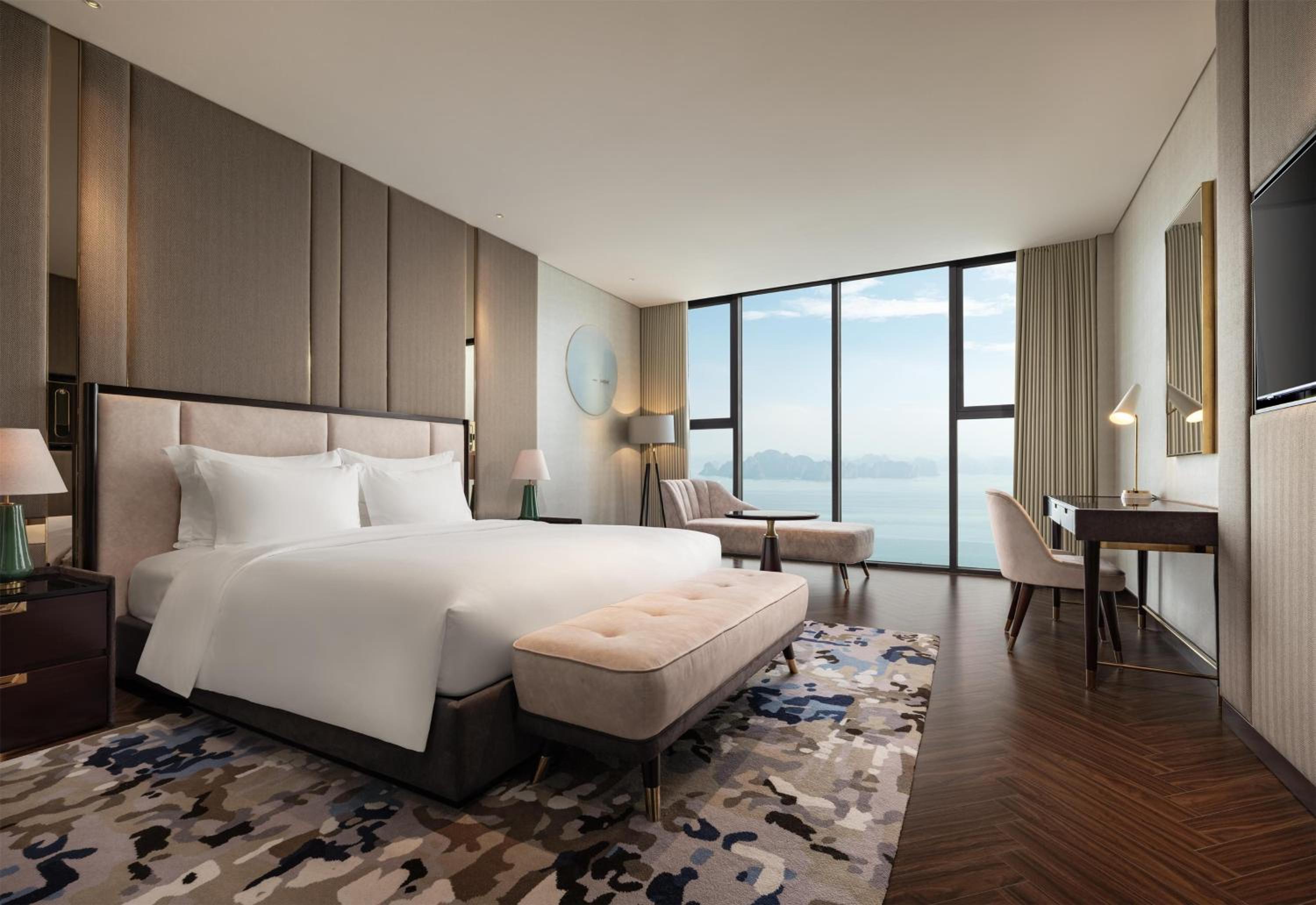 Deluxe, Bay View