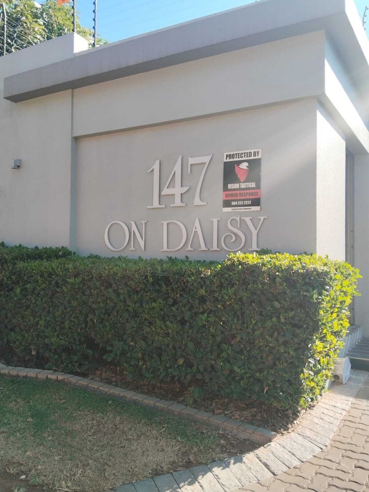 Daisy Place 48/51