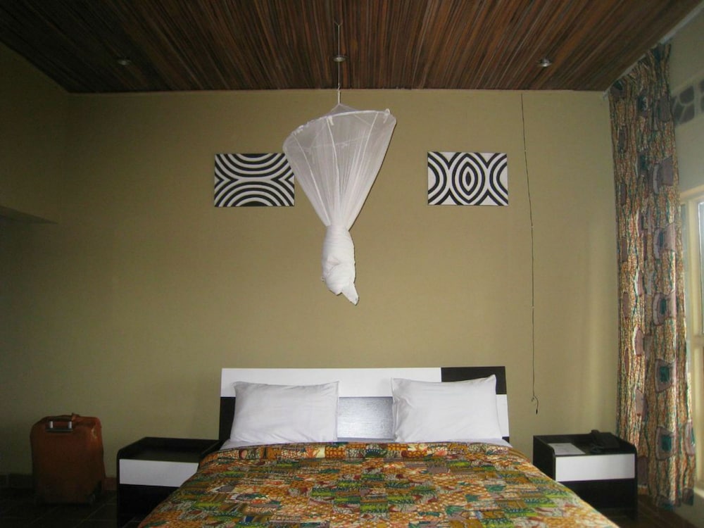 Nyungwe Top View Hotel 3/31