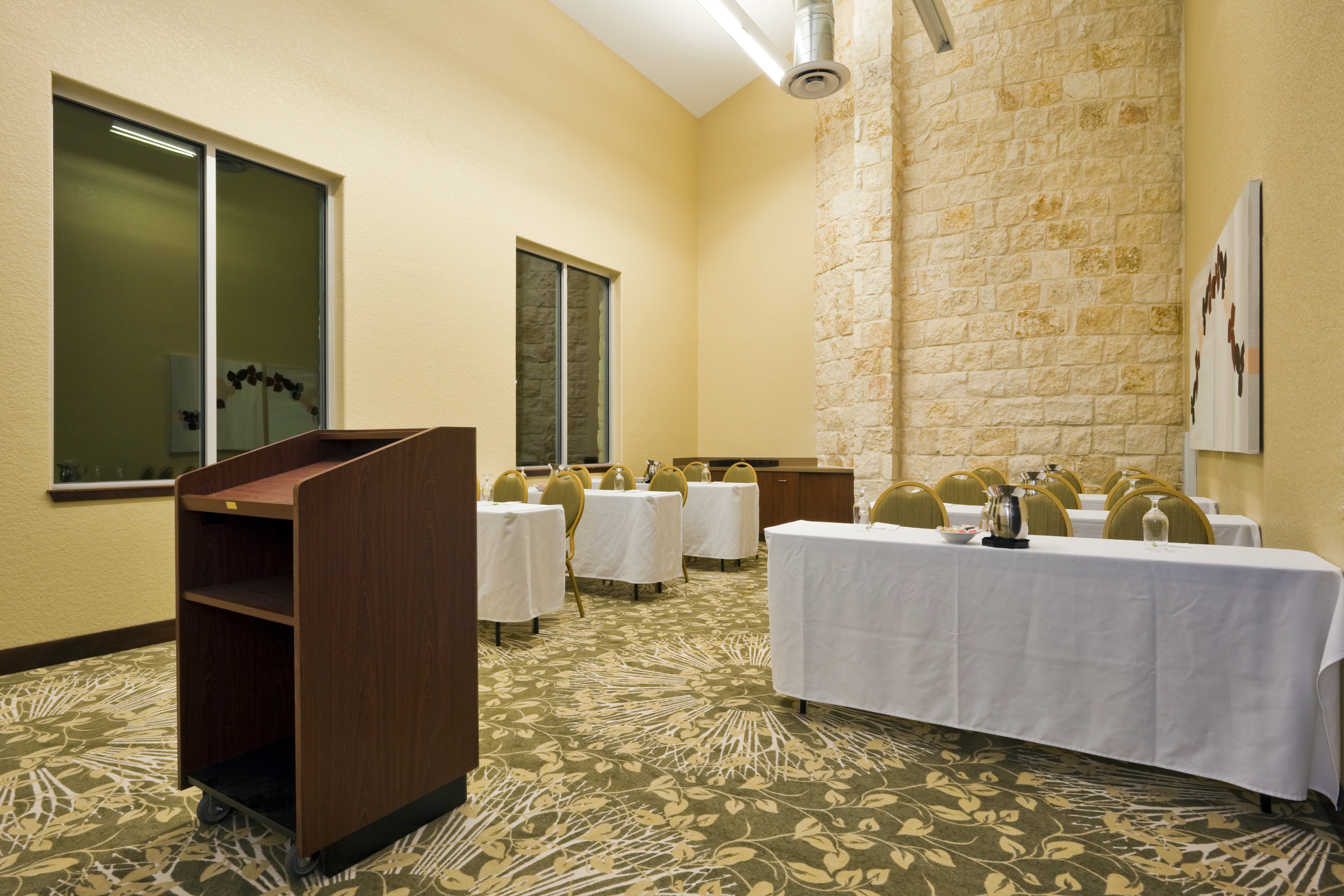 Holiday Inn San Antonio Seaworld, an IHG Hotel 8/61