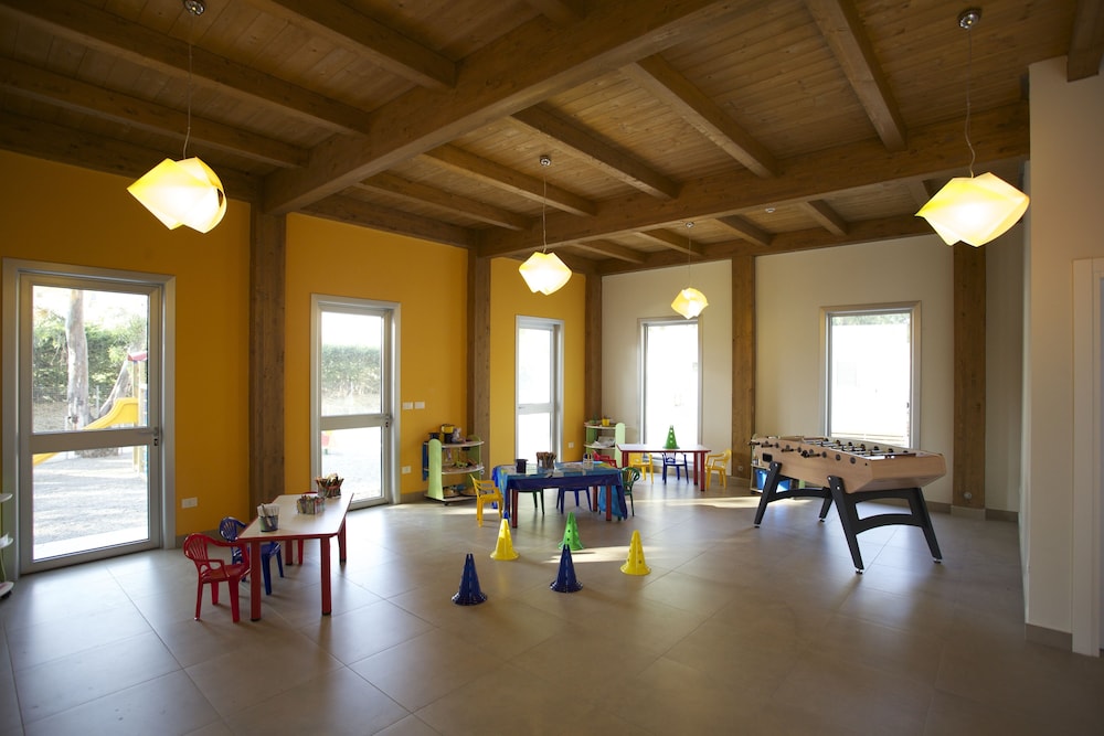 SIRA RESORT 39/71
