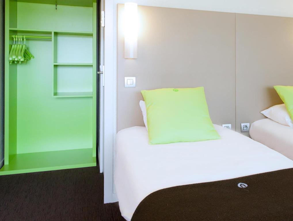Room, Twin Beds, Hotel Campanile Angers Ouest Beaucouze 3/4