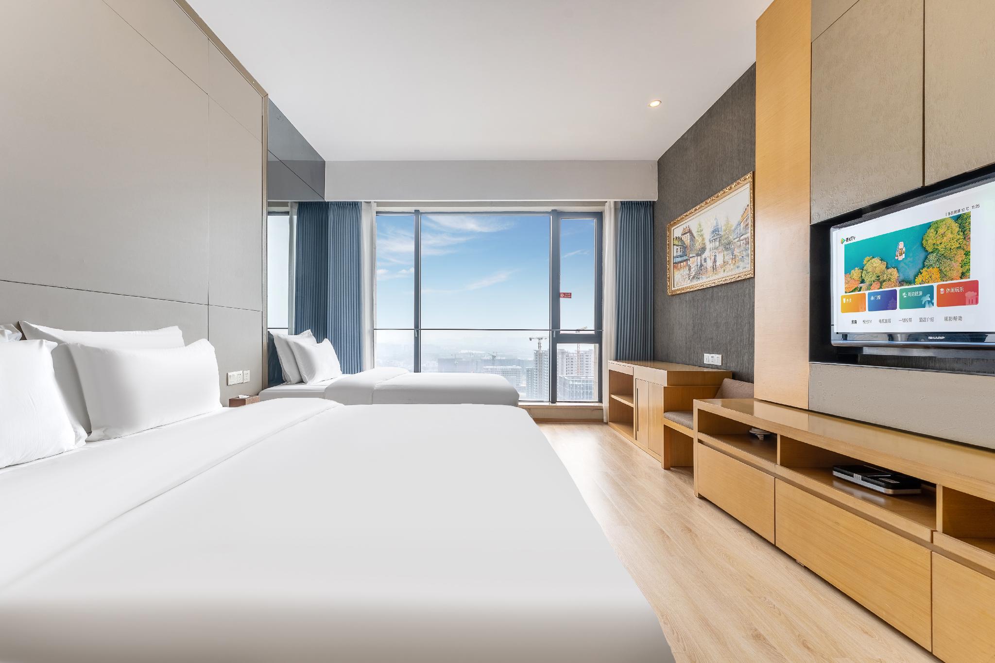Comfy, Twin Beds, 1 King and 1 Single Beds