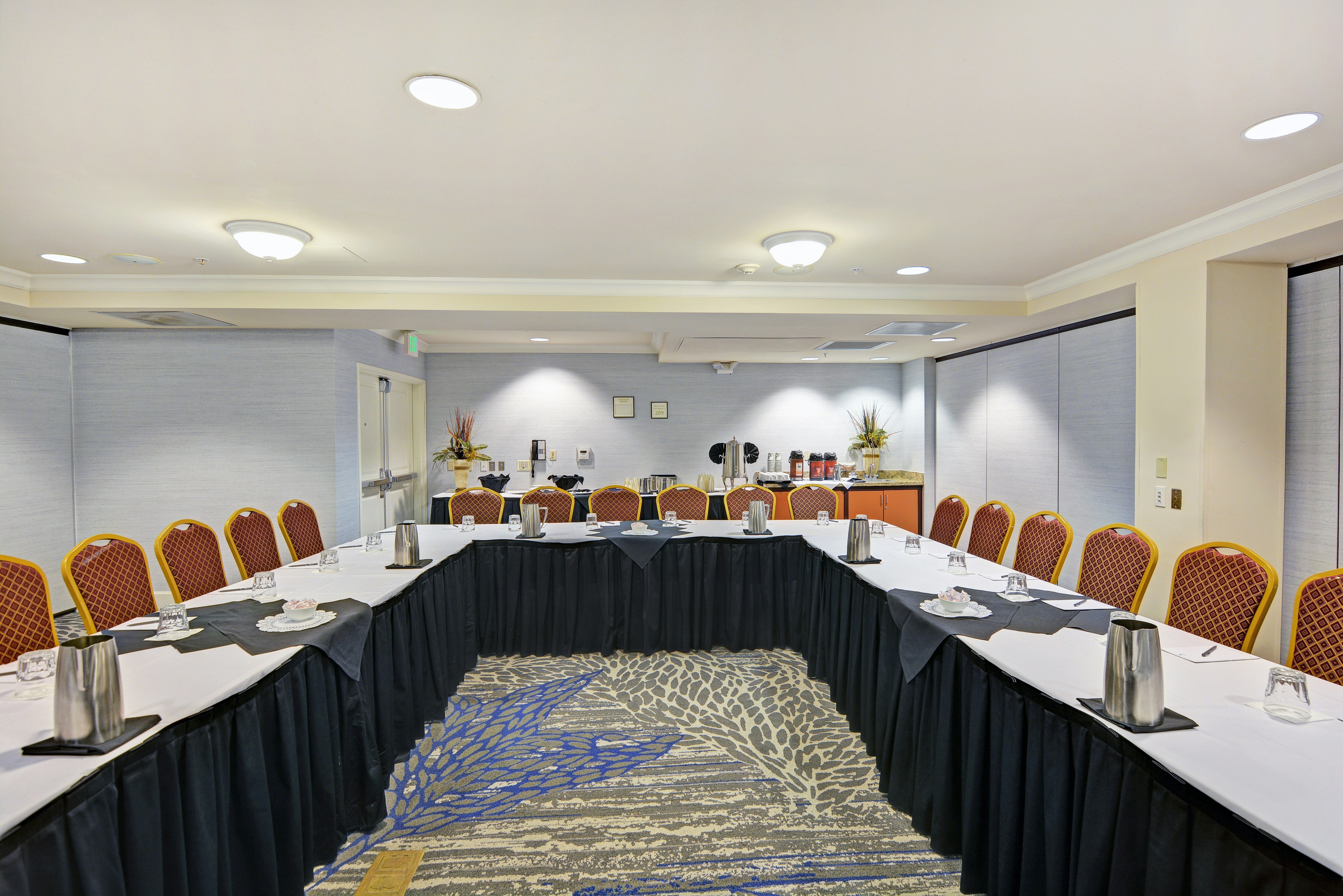 Embassy Suites Valencia 46/58