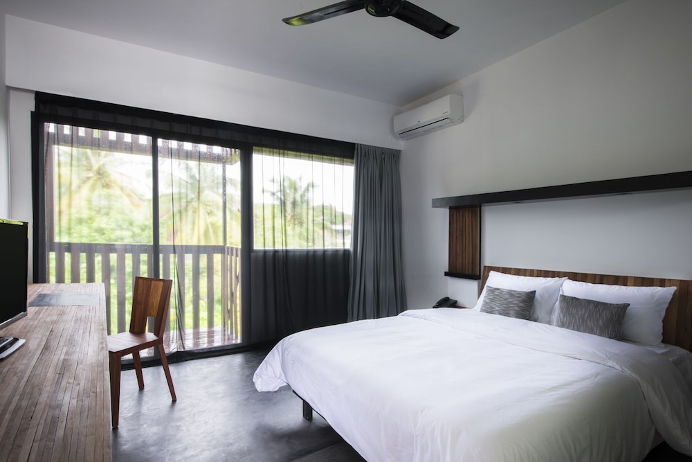 1 BEDROOM, SUPERIOR