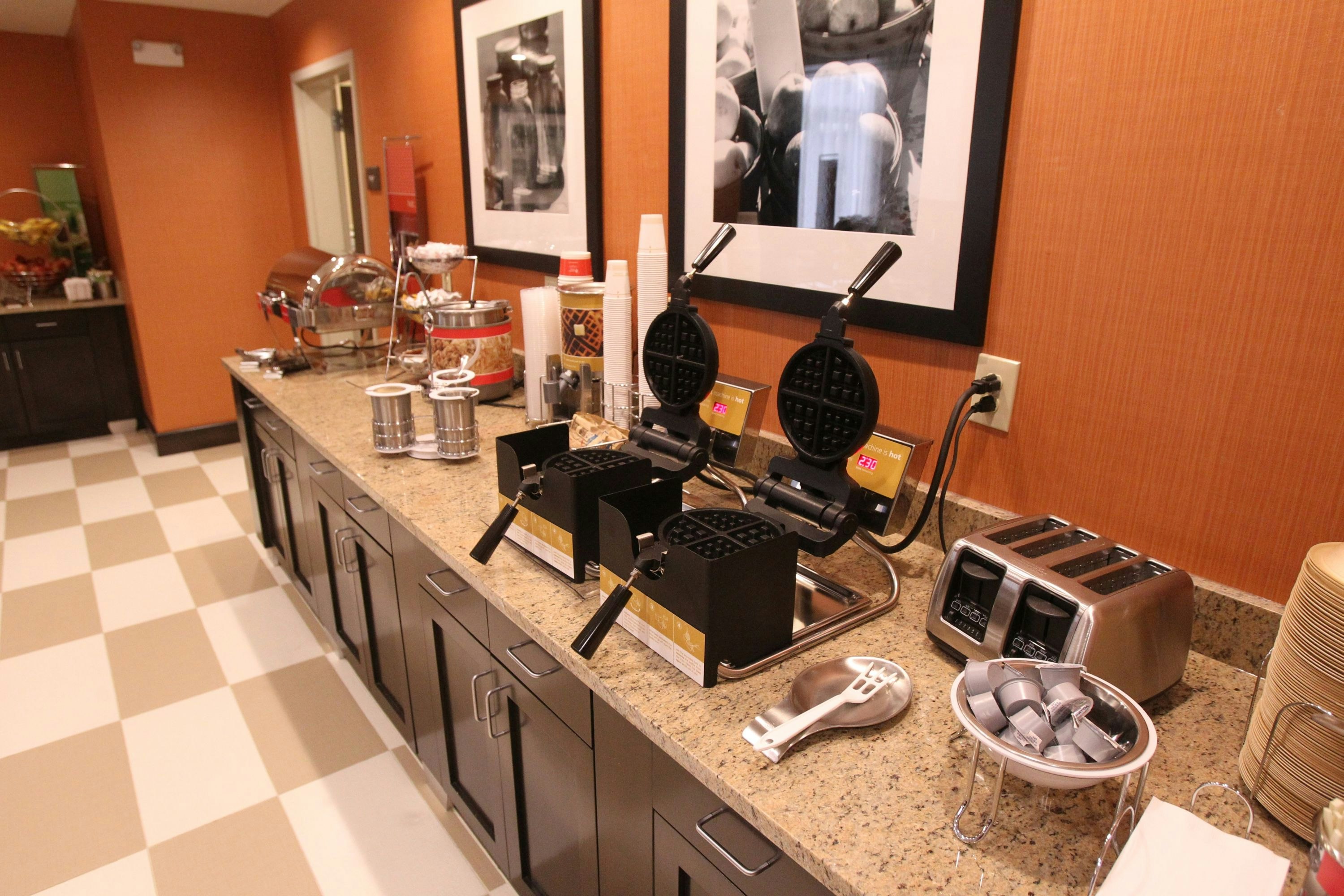 Hampton Inn Suites Seneca Clemson Area Sc 32/74