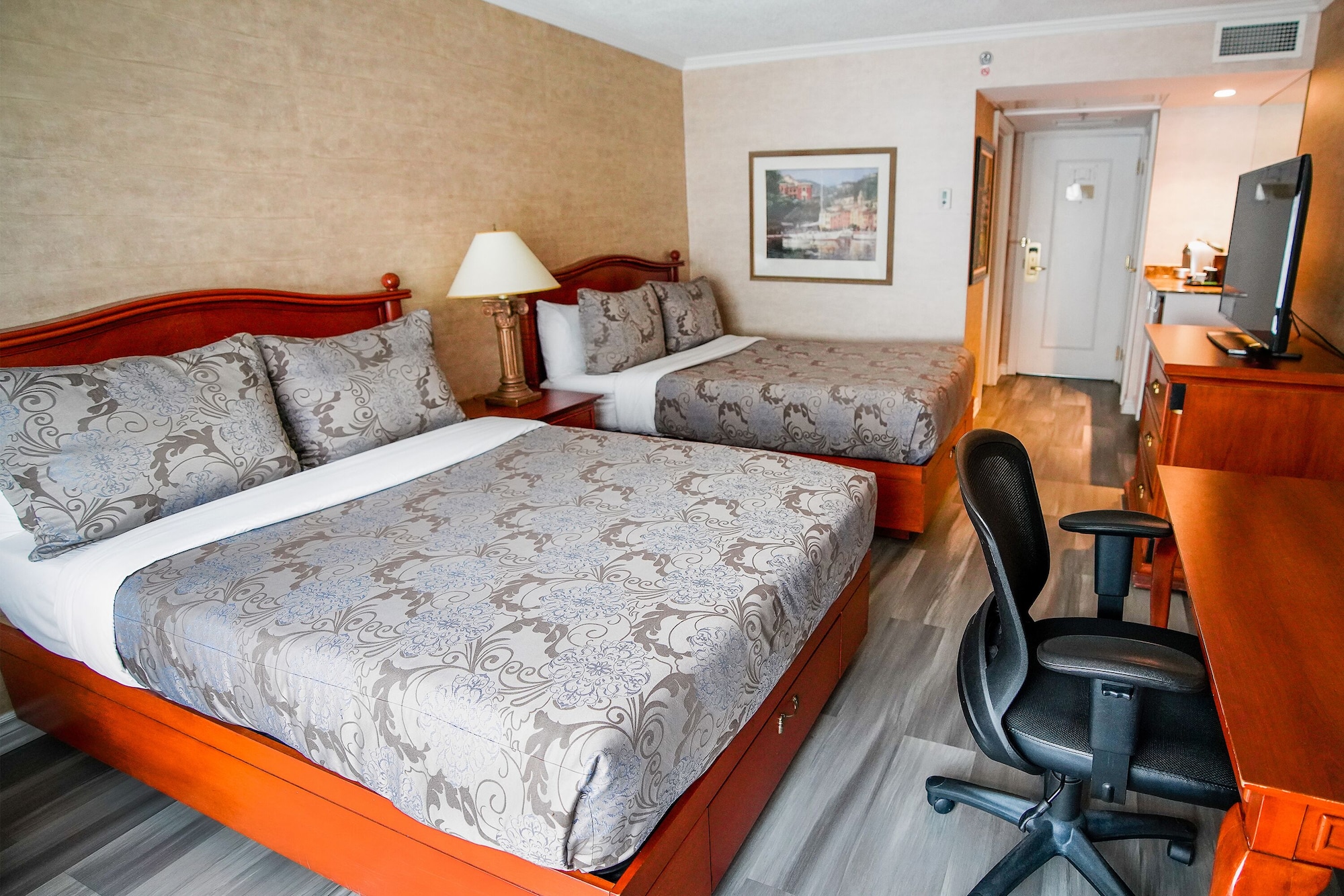 CLASSIC, 2 DOUBLE BEDS