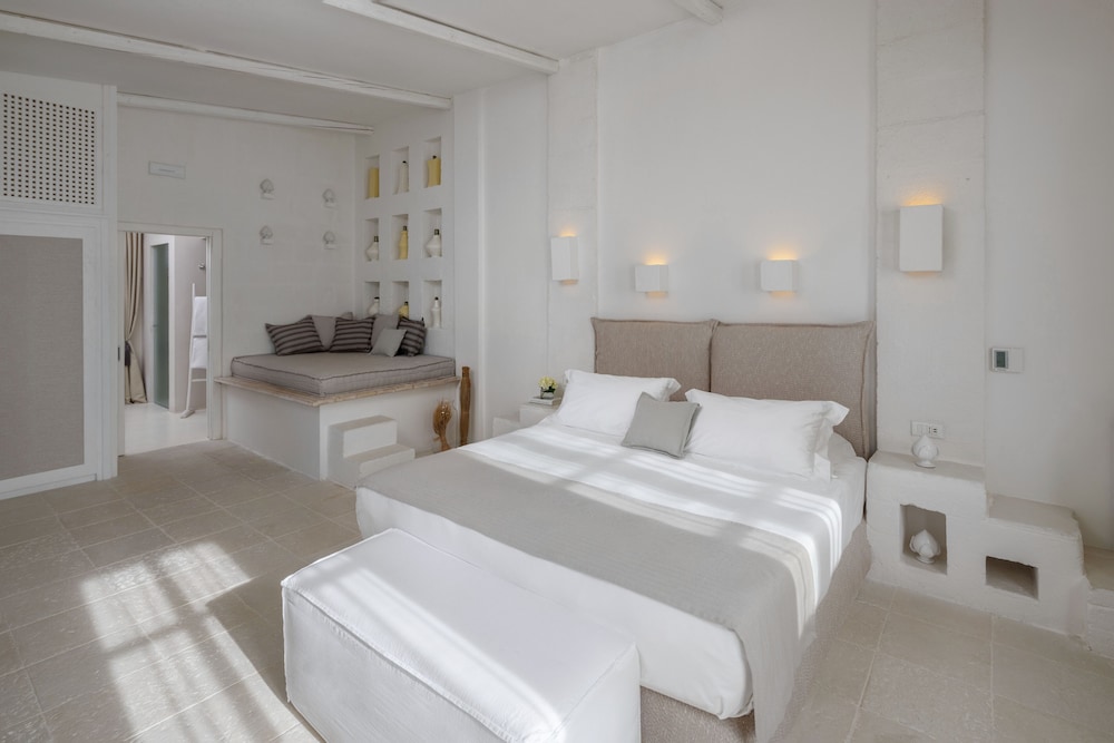 JUNIOR SUITE, SUNSET VIEW