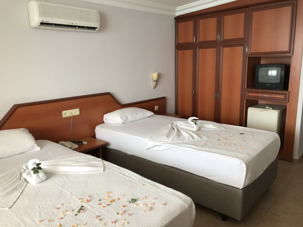Muz Hotel 10/47