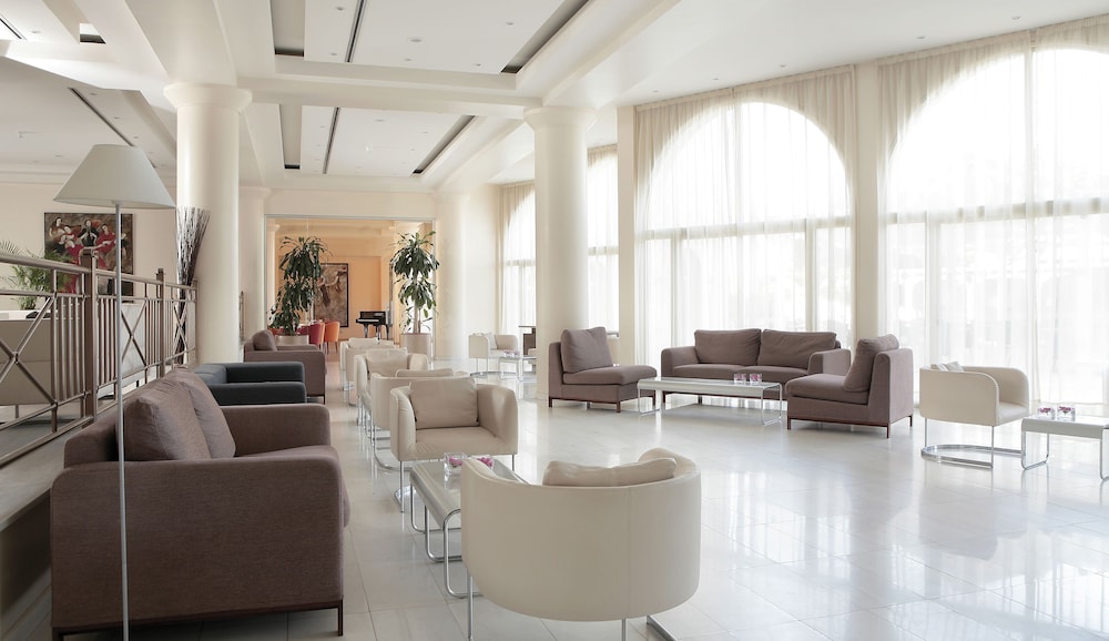 Golden Coast Beach Hotel 31/50