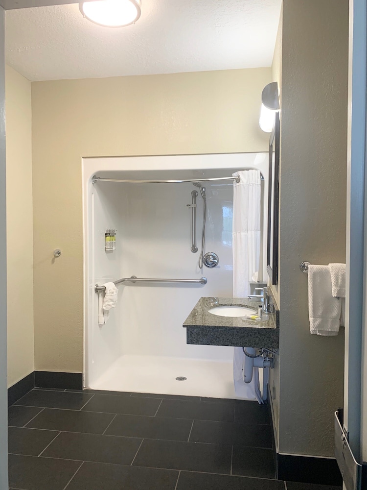 Staybridge Suites Albuquerque North 18/78