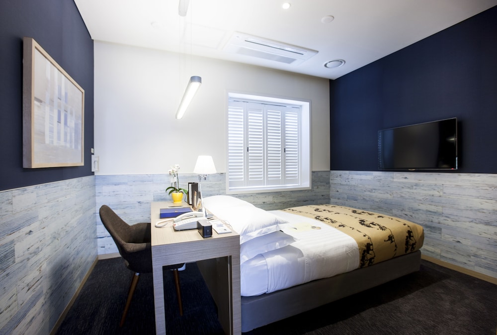 The Grand Hotel Myeongdong 30/60