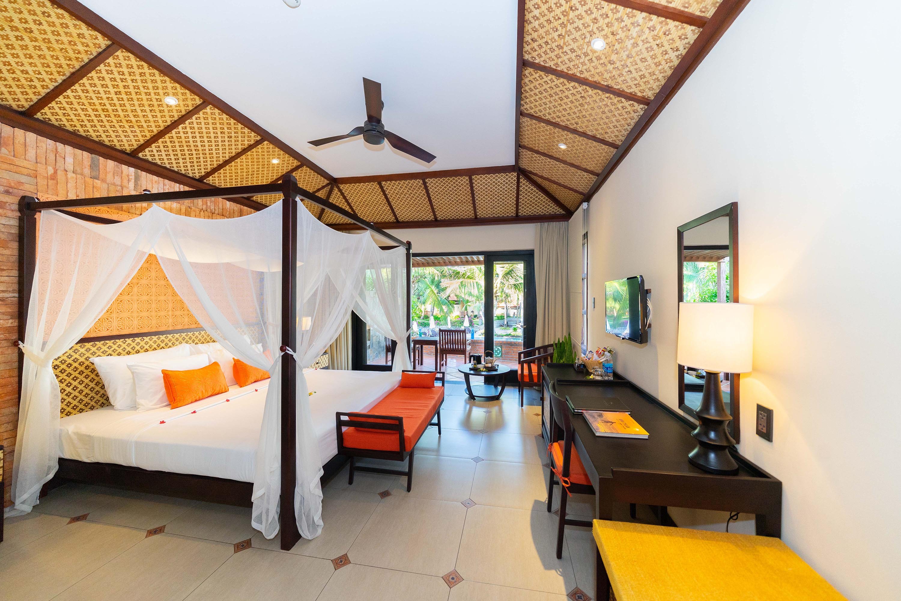 Garden, Bungalow, Pool View