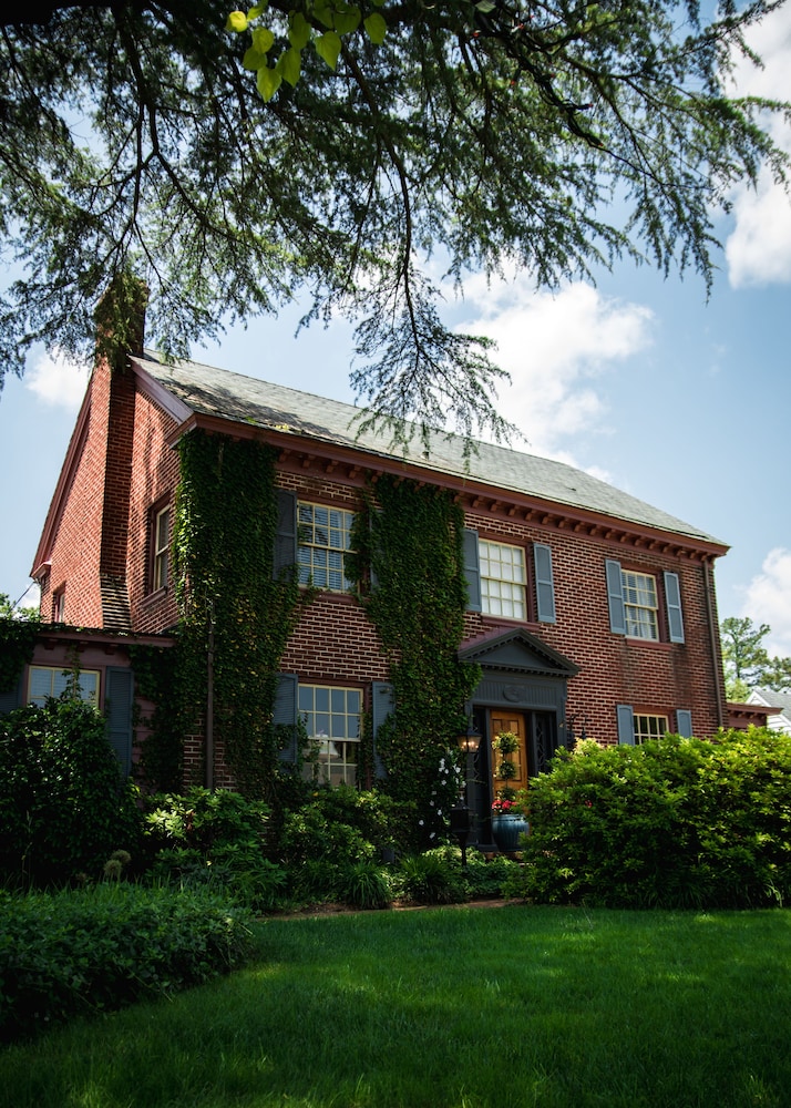 Williamsburg Manor B&amp;B 3/50