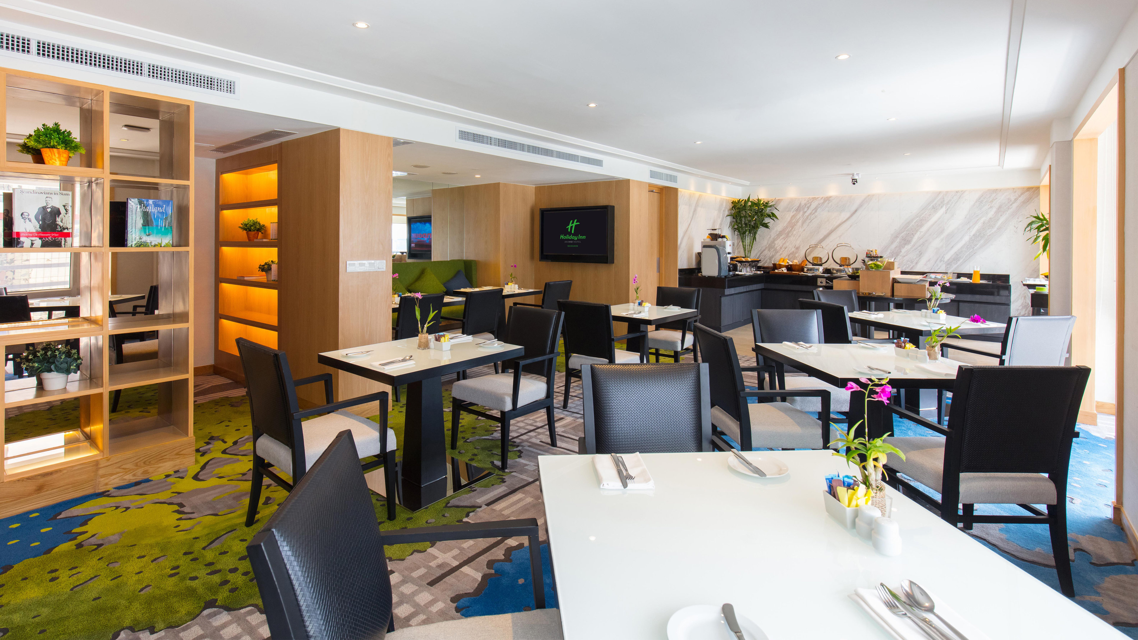 Holiday Inn Bangkok Hotel 53/76