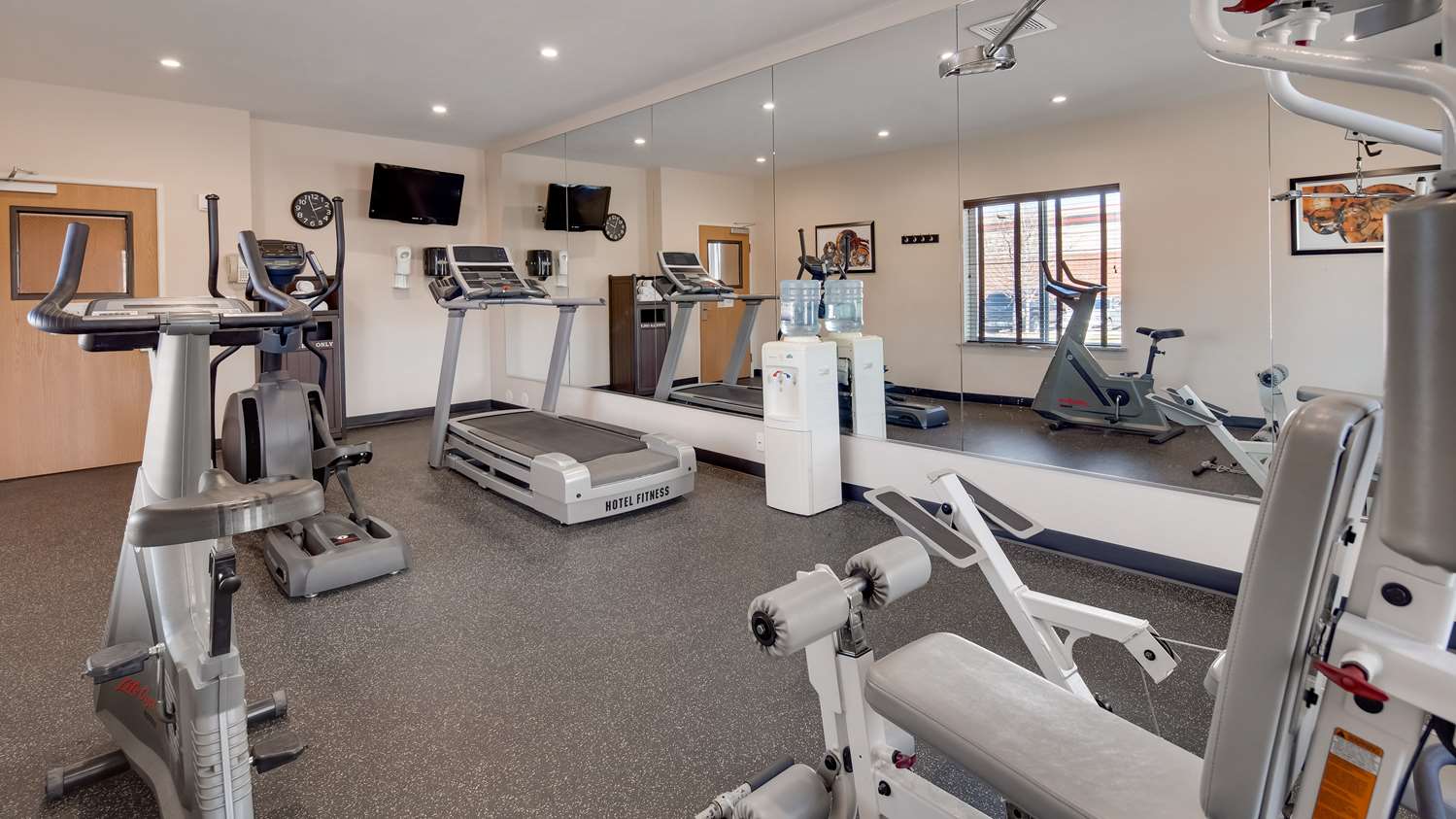 Best Western Plus Gateway Inn & Suites 26/34