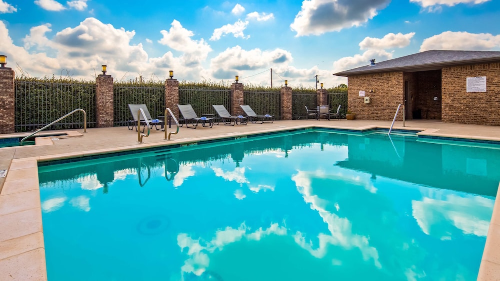 Best Western Plus Sand Bass Inn & Suites 1/52