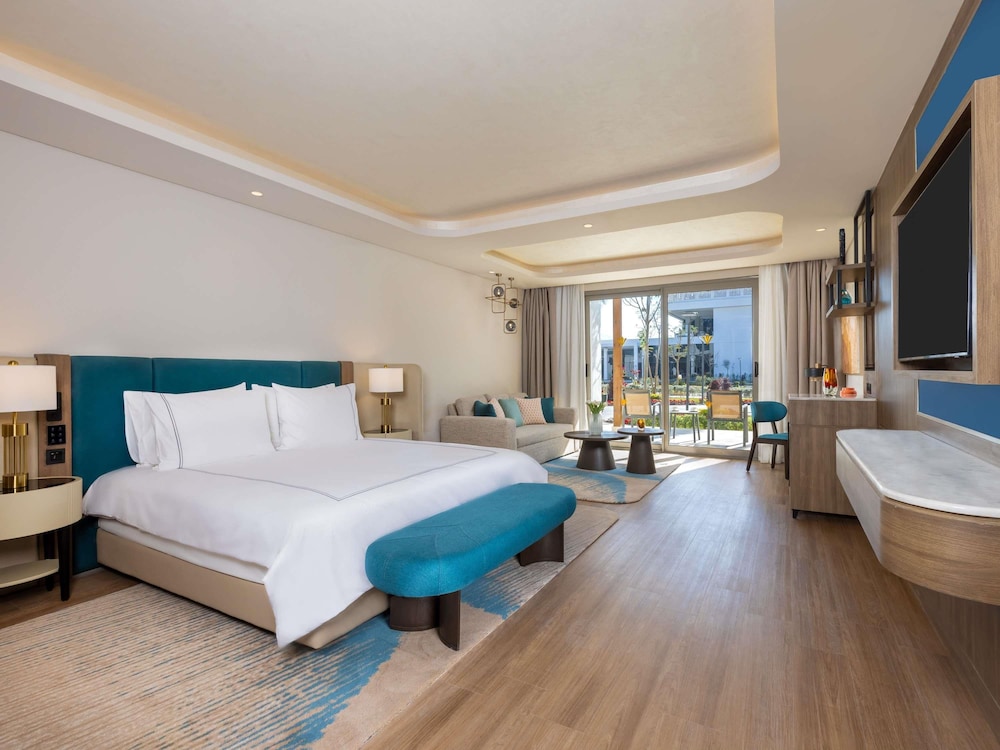 Executive, Suite, King Bed, Beach Side