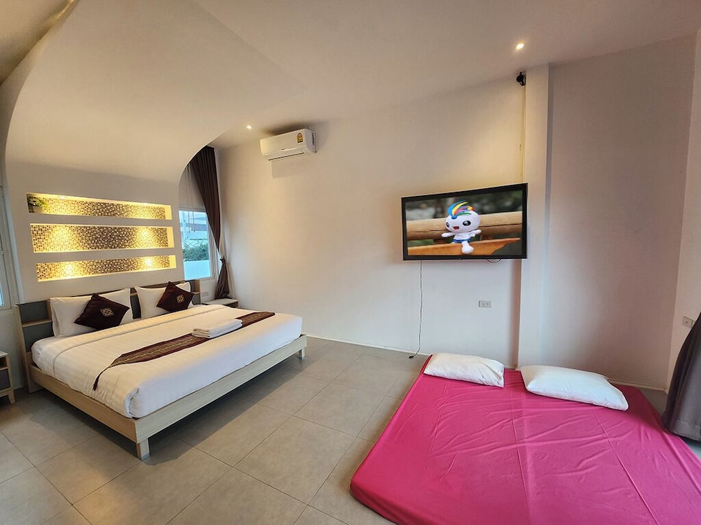 3 BEDROOMS, FAMILY, VILLA