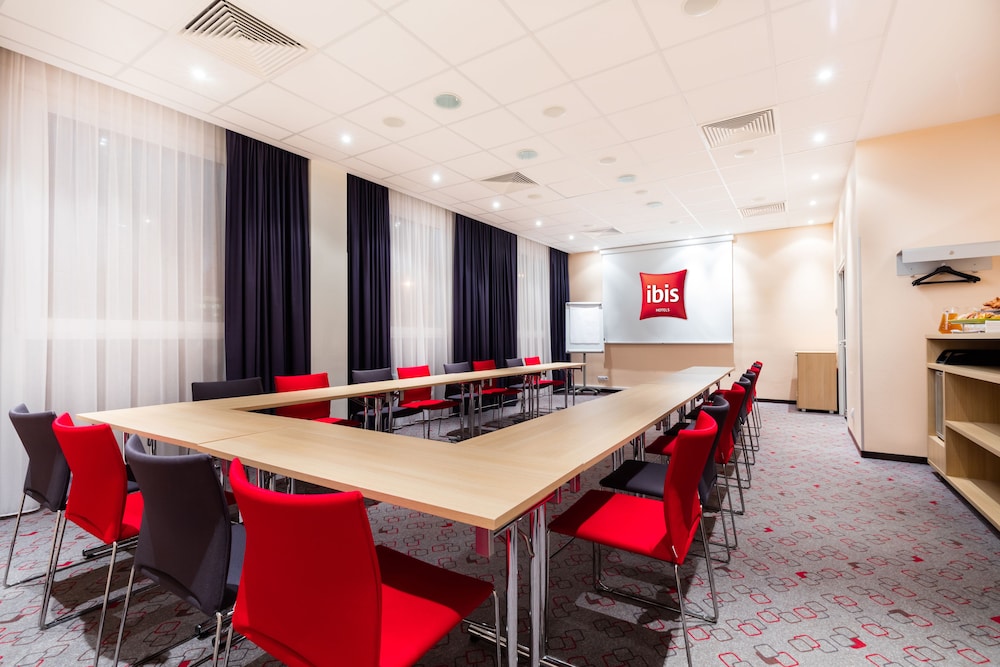 Ibis Warszawa Reduta 49/55