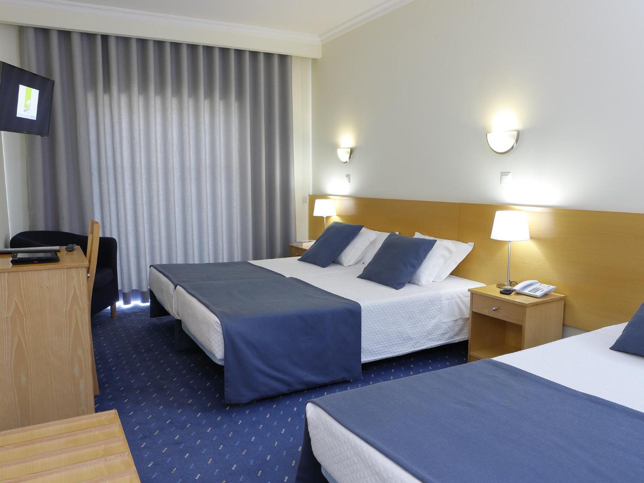 ROOM, TRIPLE
