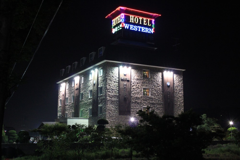 Western Hotel 3/47