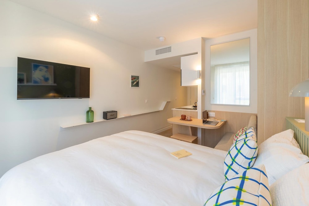 Adjoining, Comfort, 2 Queen Beds