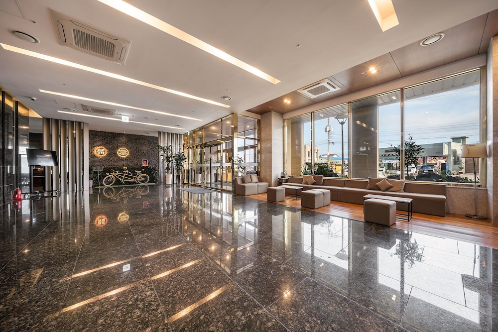 Golden Tulip Jeju Seongsan 49/68