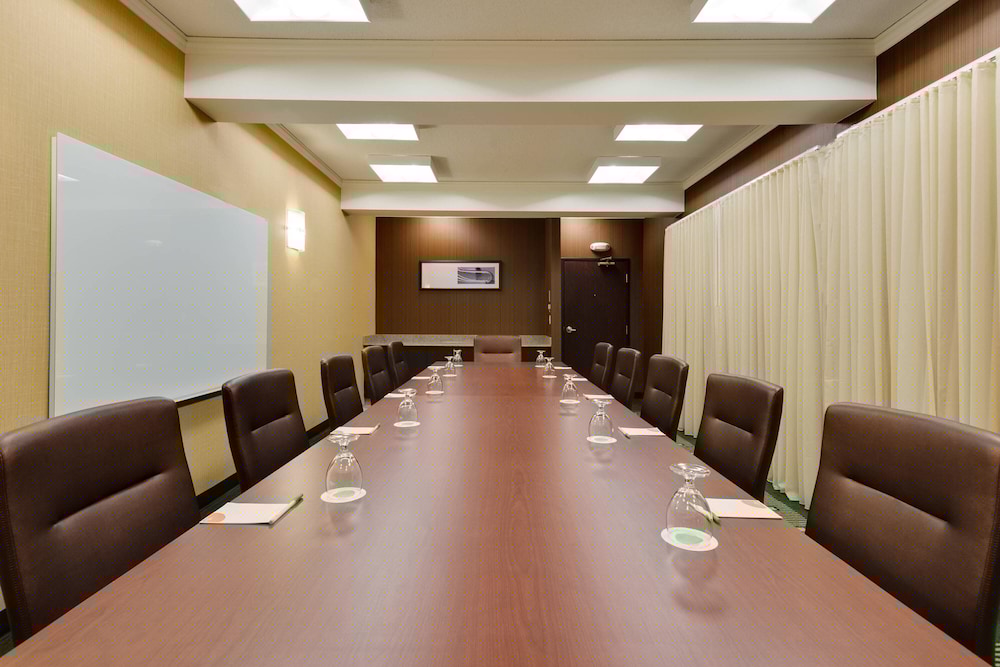 Courtyard by Marriott Chicago Southeast/Hammond 23/26