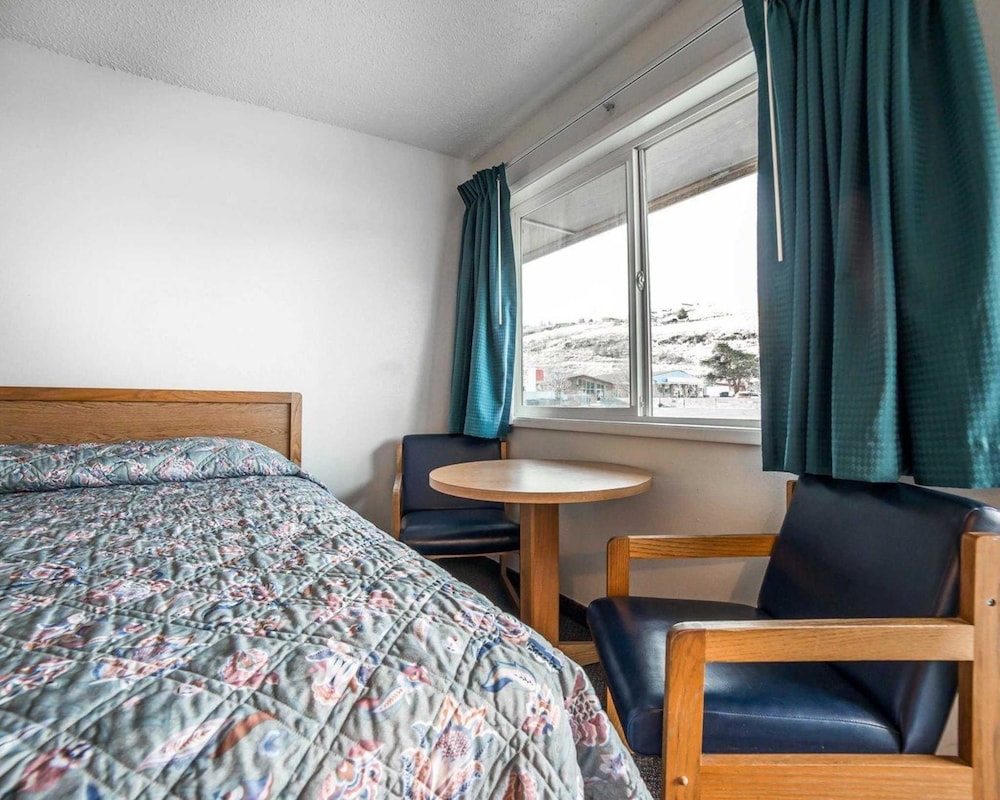Rodeway Inn & Suites Arlington OR 19/29