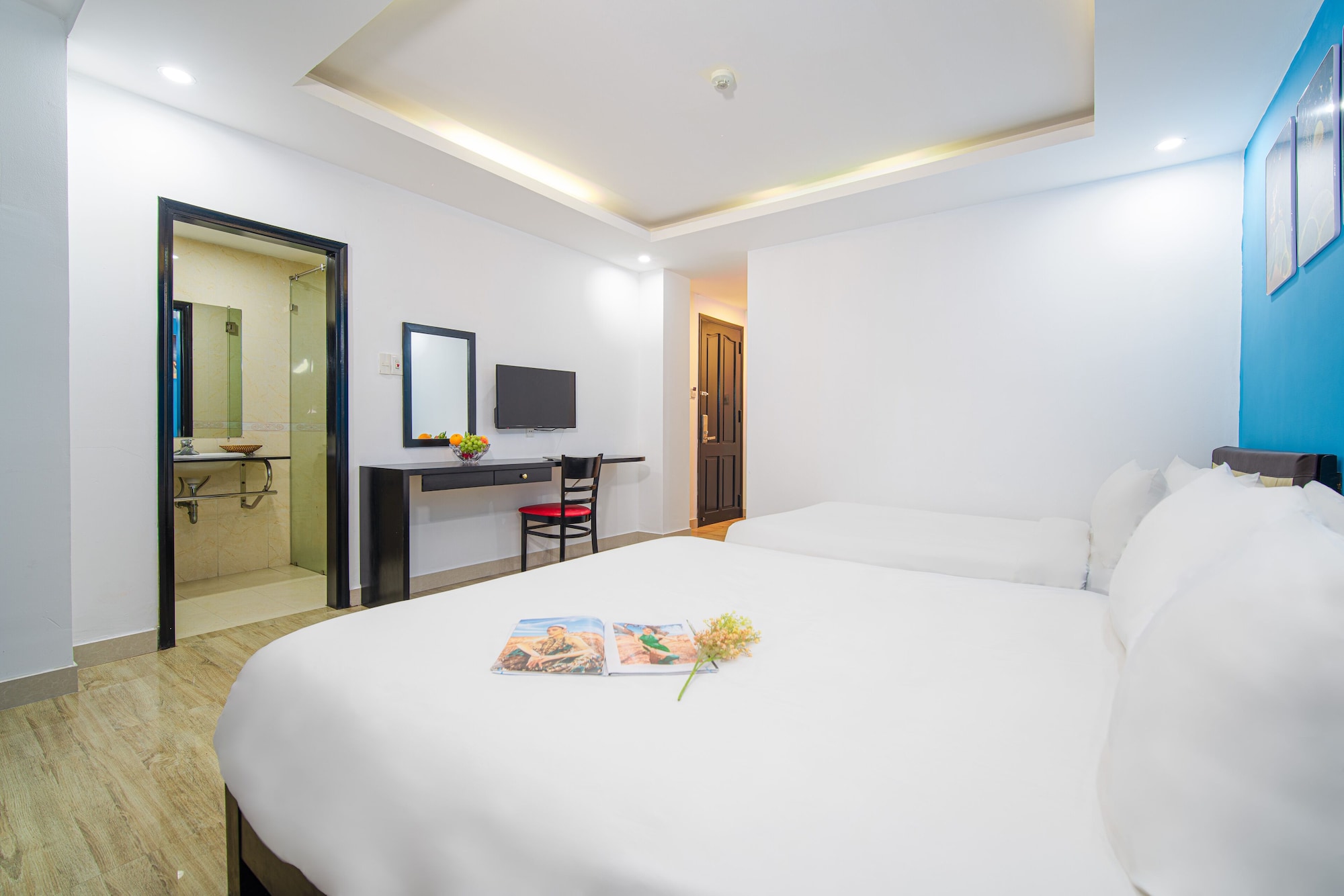 SUPERIOR, QUADRUPLE, 2 QUEEN BEDS