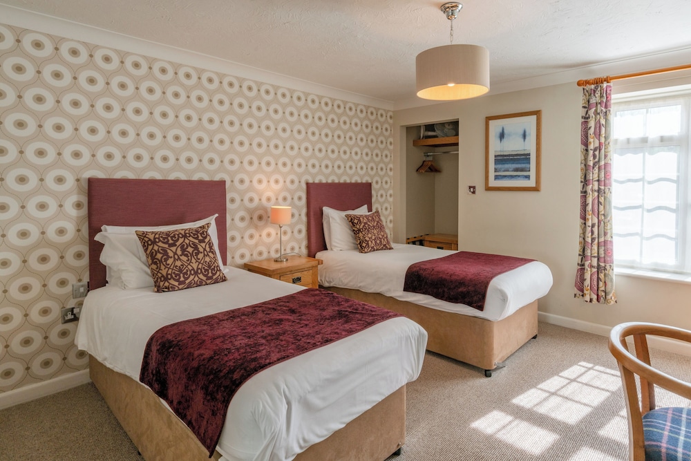 Standard, Twin Beds