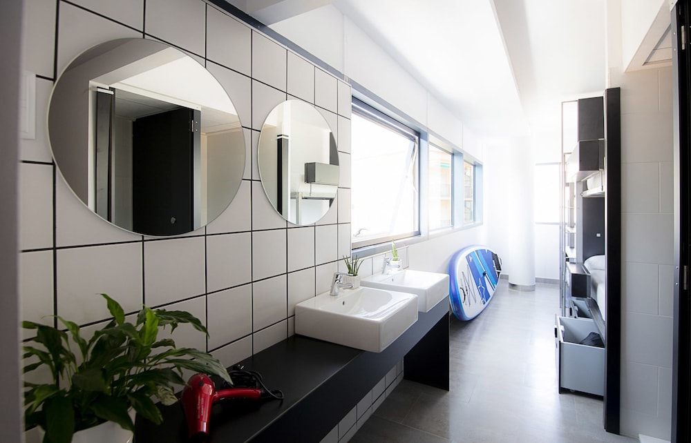 Bea Beach Hostel 43/44