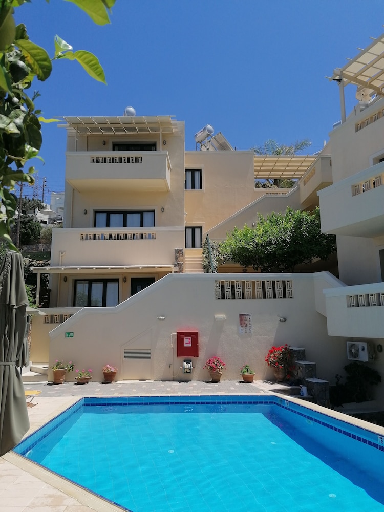 Villiana Holiday Apartments 2/50