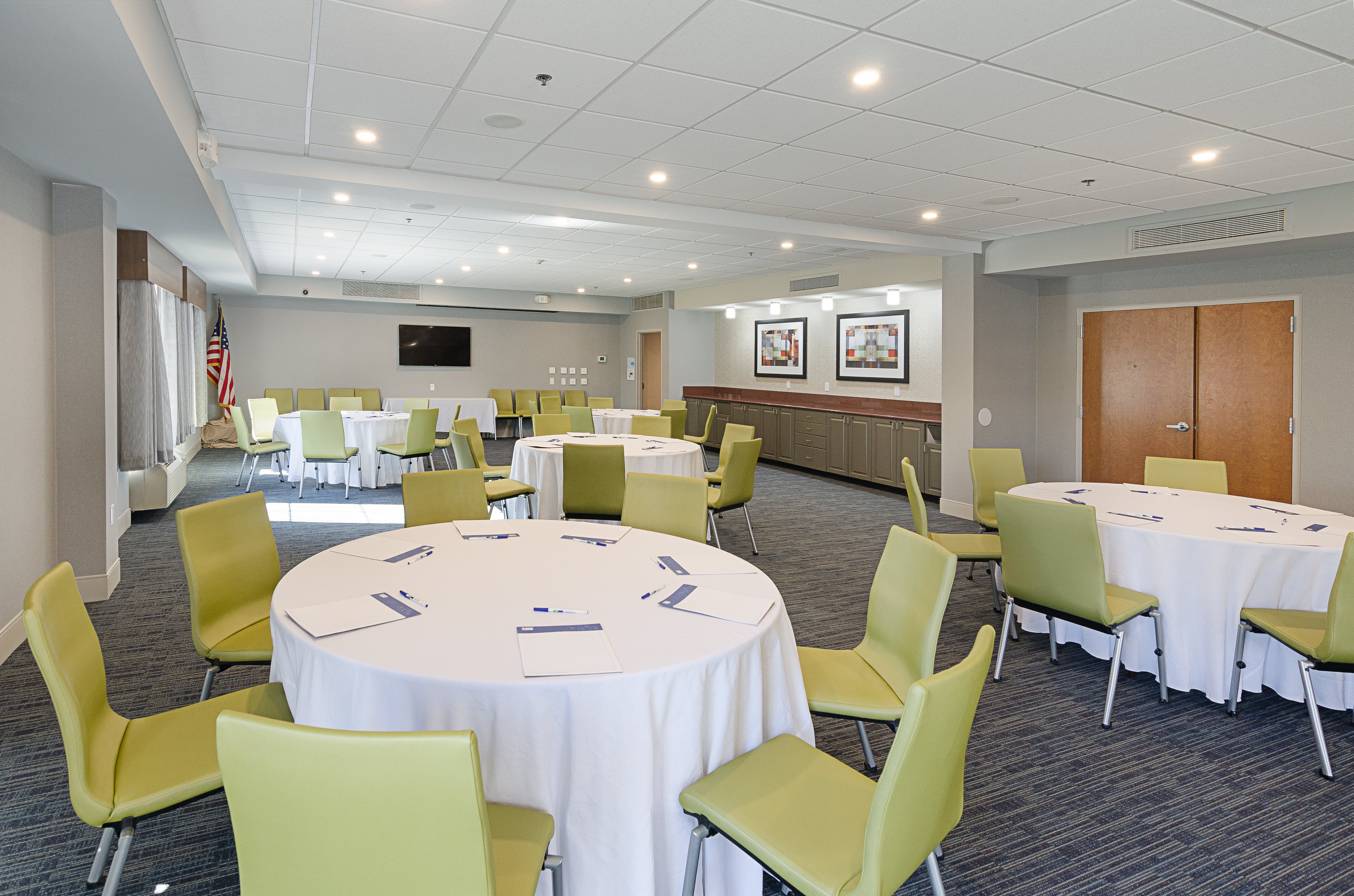 Holiday Inn Express Lexington 36/56