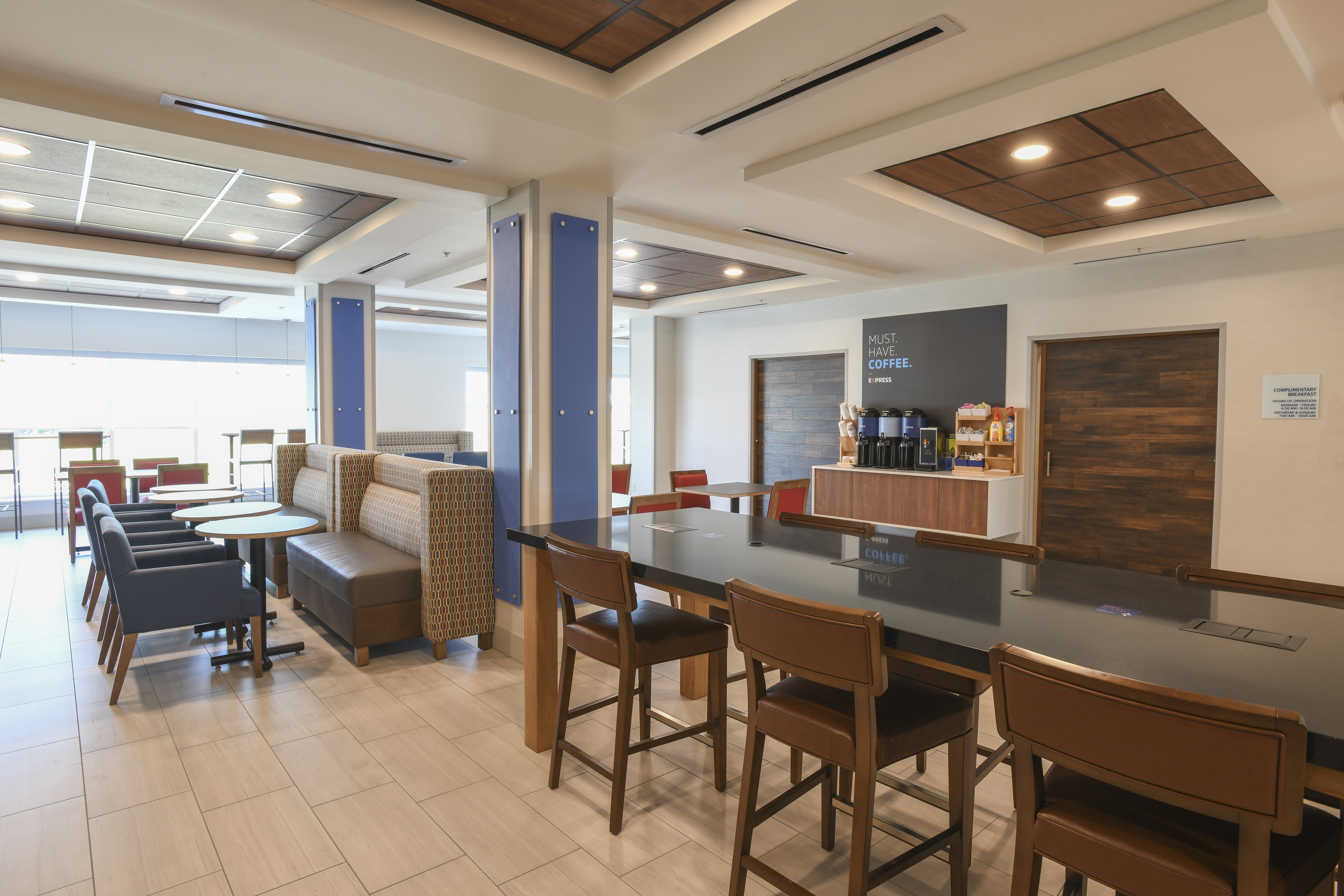 Holiday Inn Express Hotel Suites Richwood Cincinnati South 37/50