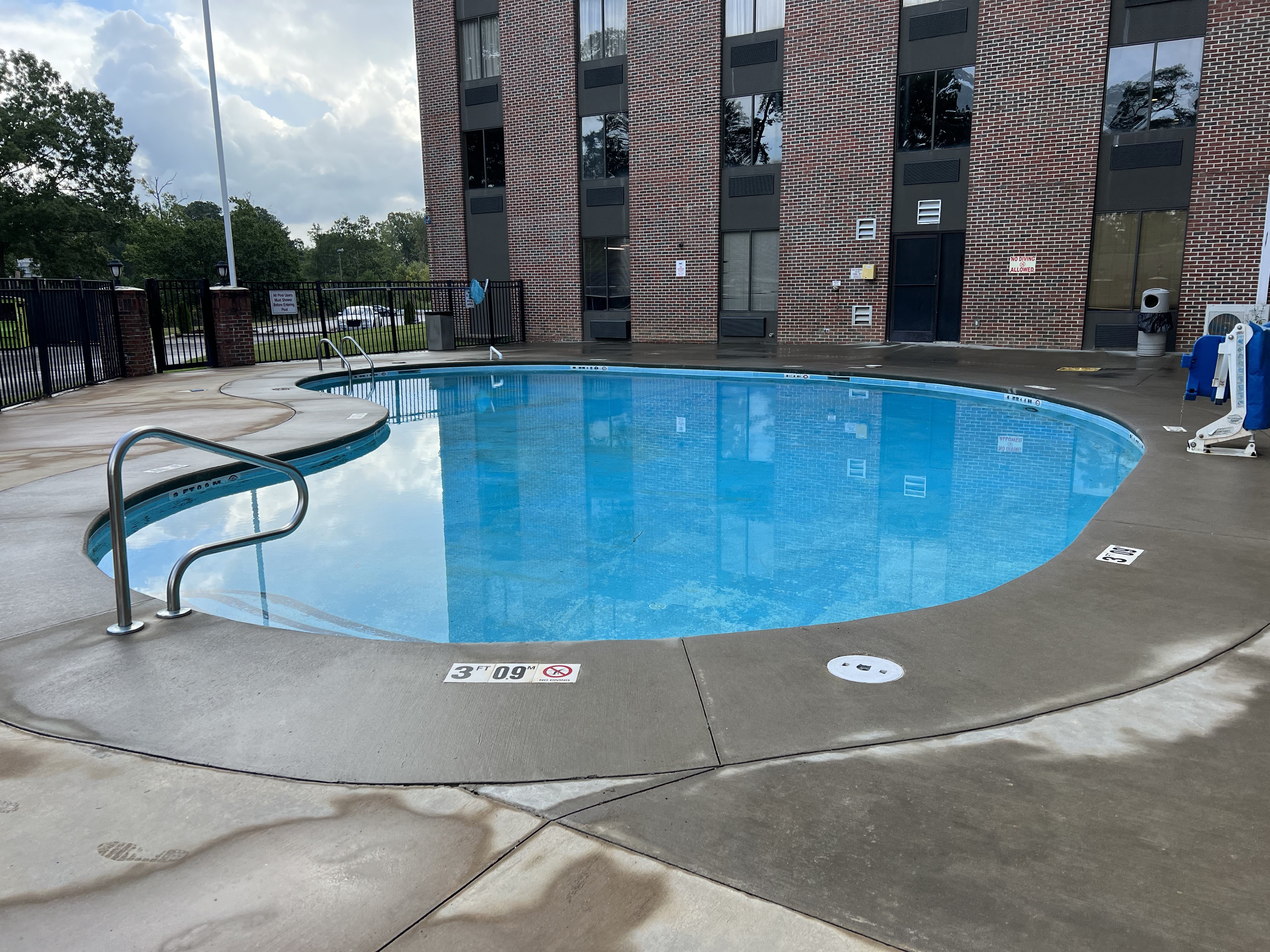 Holiday Inn Express Rocky Mount - Sports Center 47/50