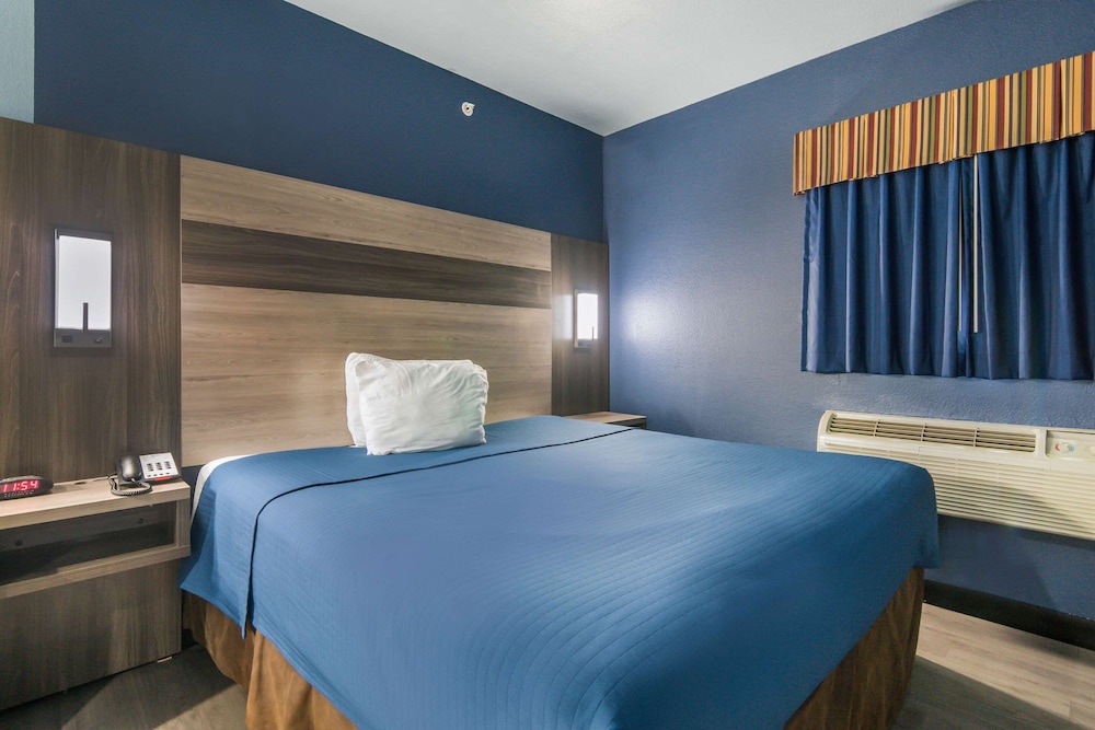 Rodeway Inn Carrollton I-35E 11/28