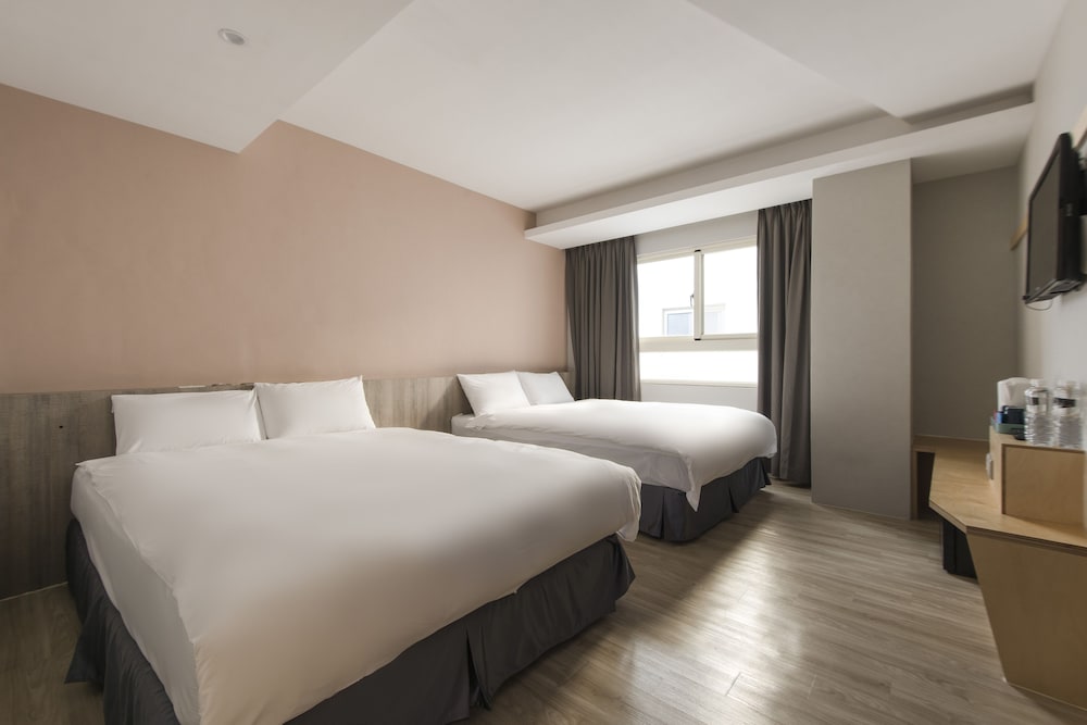 Sparrow Hotel 13/37